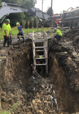 biros workers digging