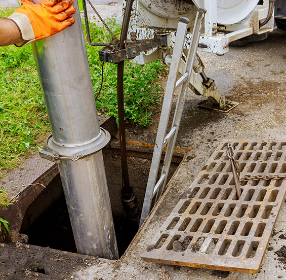 Cleaning the sewer system special equipment, utility service of the town.